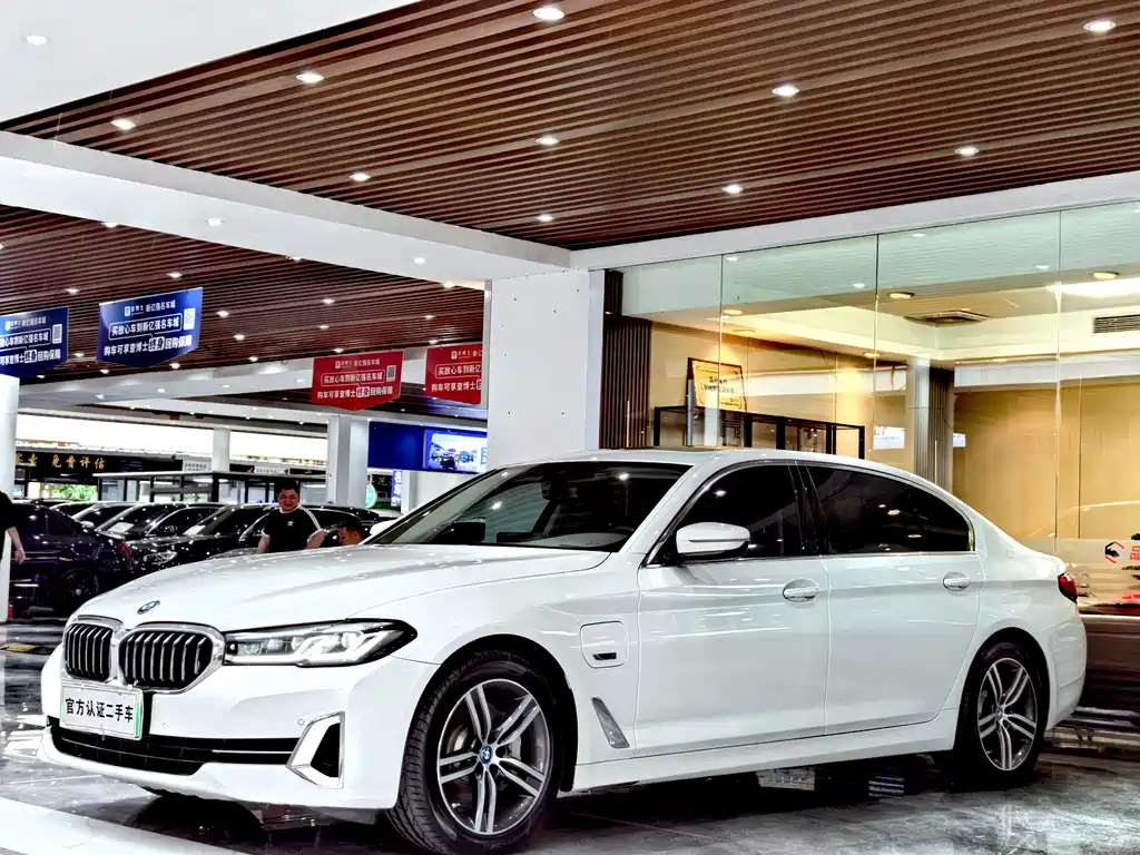 BMW 5 Series New Energy 2022 Model 535Le Luxury Package купить на сайте DeffCars