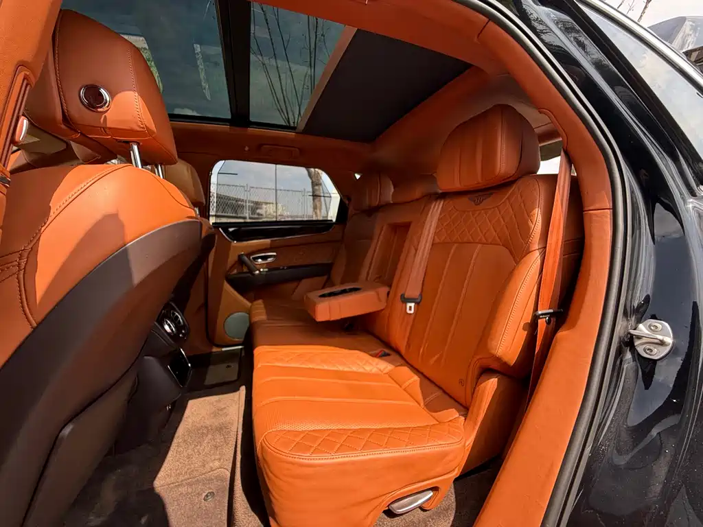 Bentayga 2016 6.0T Standard Edition купить на сайте DeffCars