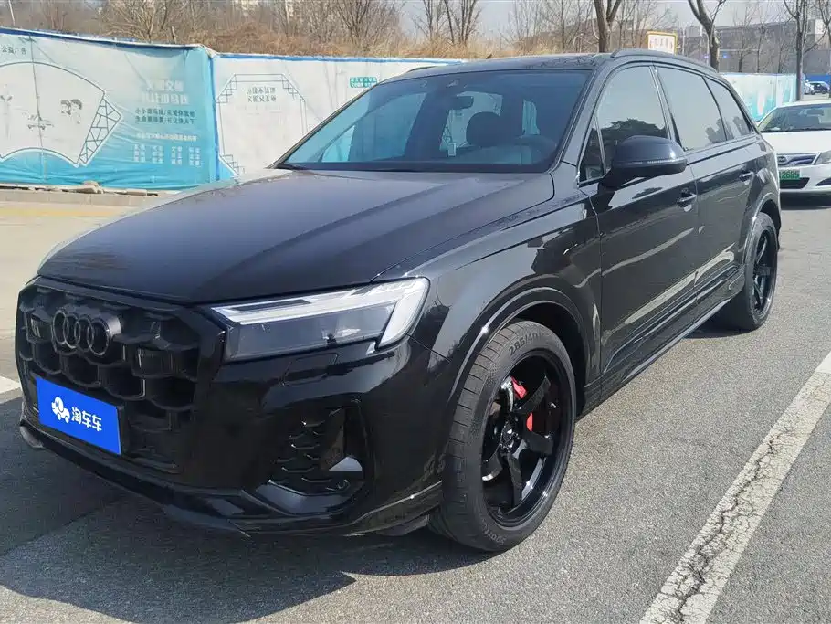 Audi Q7 2025 45 TFSI quattro S line Black Warrior купить на сайте DeffCars