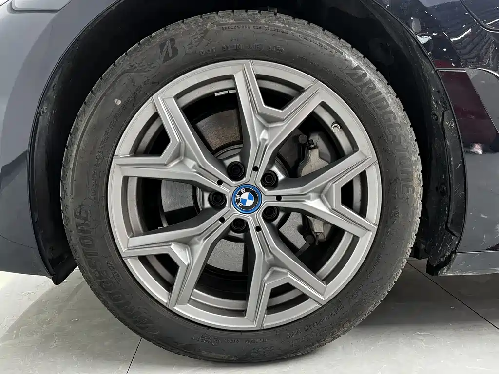 BMW i3 2024 eDrive 35 L купить на сайте DeffCars