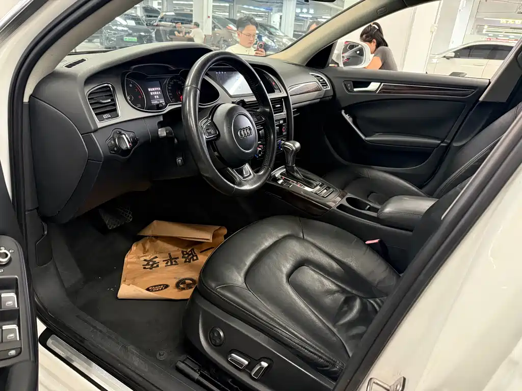 Audi A4L 2015 35 TFSI Automatic Comfort Edition купить на сайте DeffCars