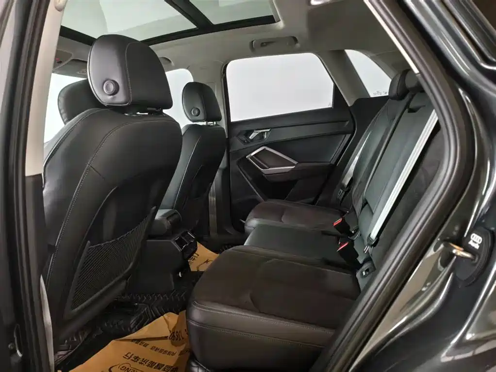 Audi Q3 2023 35 TFSI Fashionable and Dynamic (1.5T) купить на сайте DeffCars