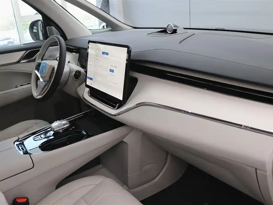 Volvo EM90 2025 Ultra six-seater купить на сайте DeffCars