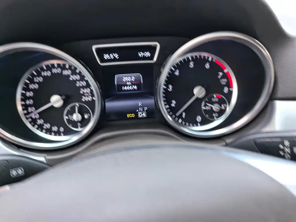 Mercedes-Benz M-Class 2014 ML 320 4MATIC купить на сайте DeffCars