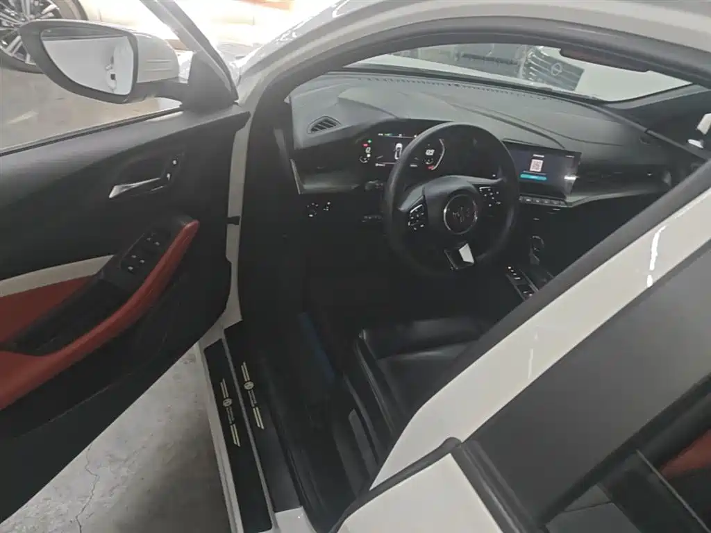 MG5 2022 180DVVT CVT Youth Deluxe Edition купить на сайте DeffCars