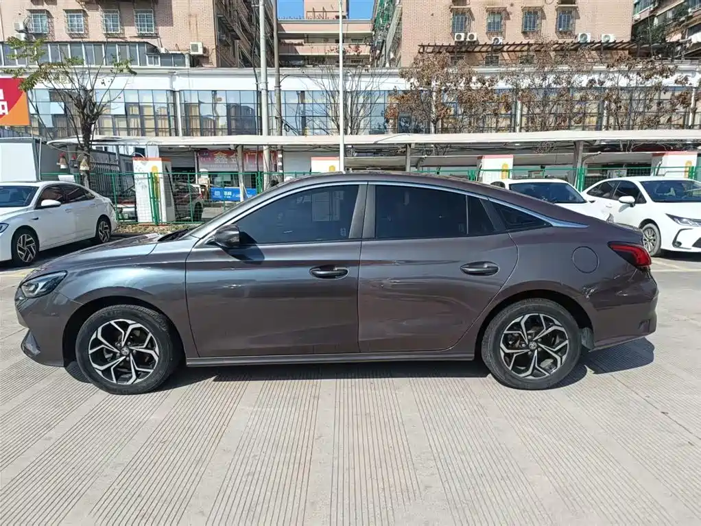 MG5 2023 180DVVT CVT flagship version купить на сайте DeffCars