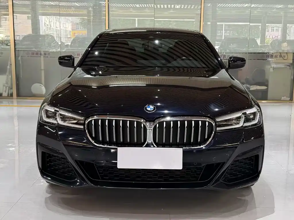 BMW 5 Series 2022 525Li M Sports Package купить на сайте DeffCars