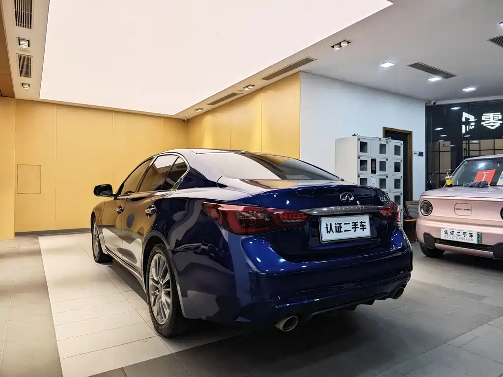 Infiniti Q50L 2018 2.0T Premium Edition National VI купить на сайте DeffCars