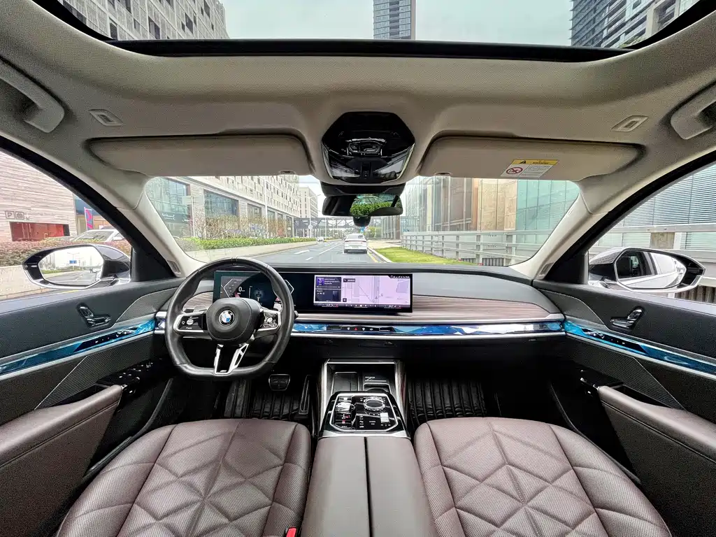 BMW 7 Series 2023 735Li M Sports Package купить на сайте DeffCars