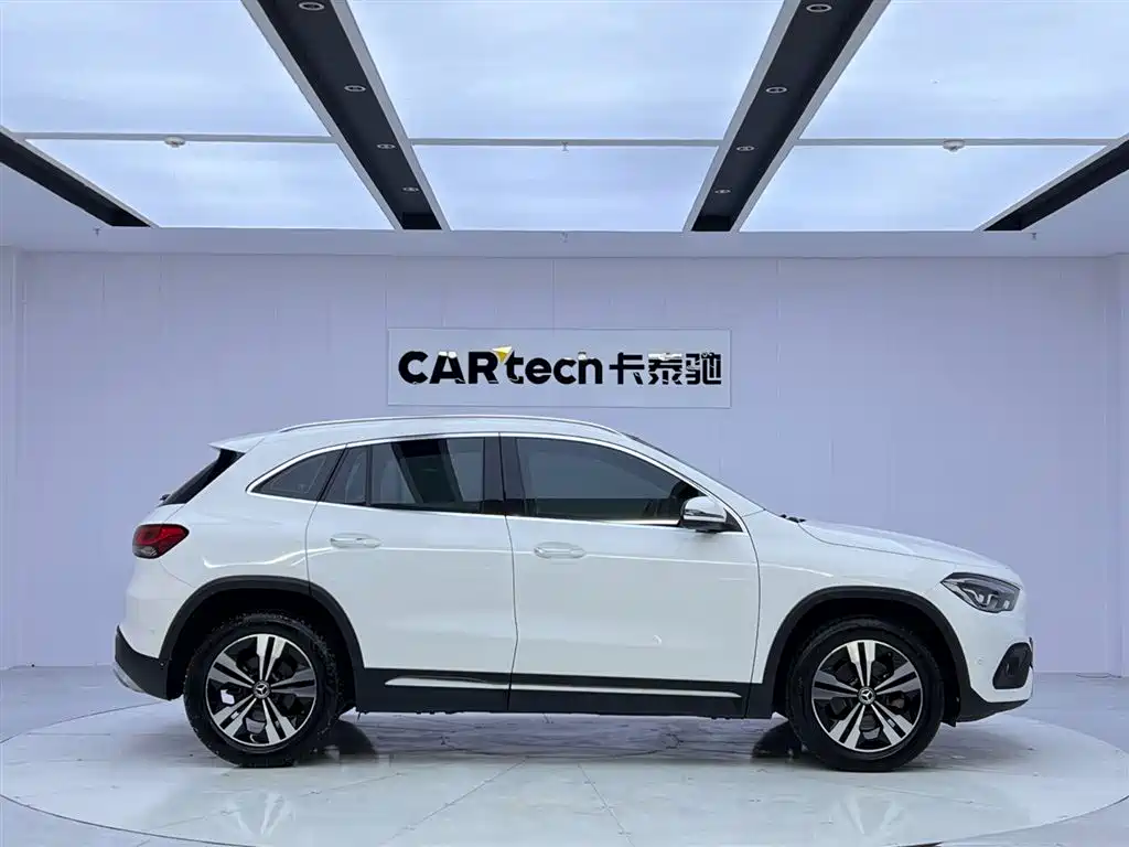 Mercedes-Benz GLA 2020 GLA 200 купить на сайте DeffCars