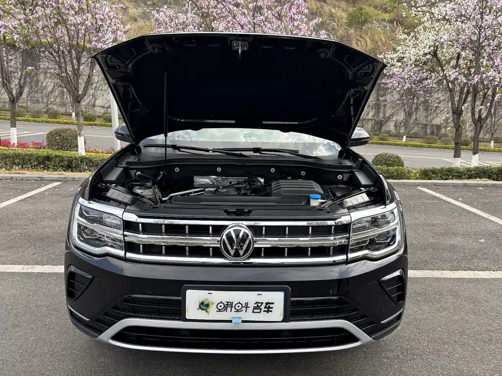 Touron 2021 330TSI two-wheel drive luxury version купить на сайте DeffCars