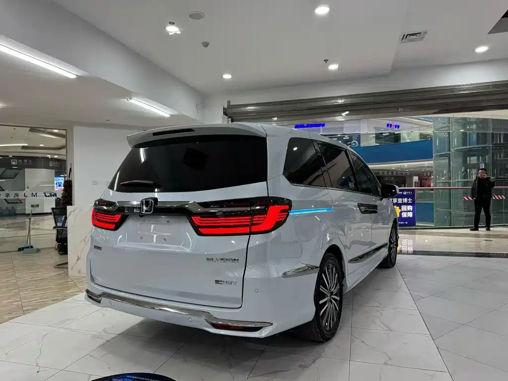 Alison 2024 2.0L e:HEV Deluxe Edition купить на сайте DeffCars