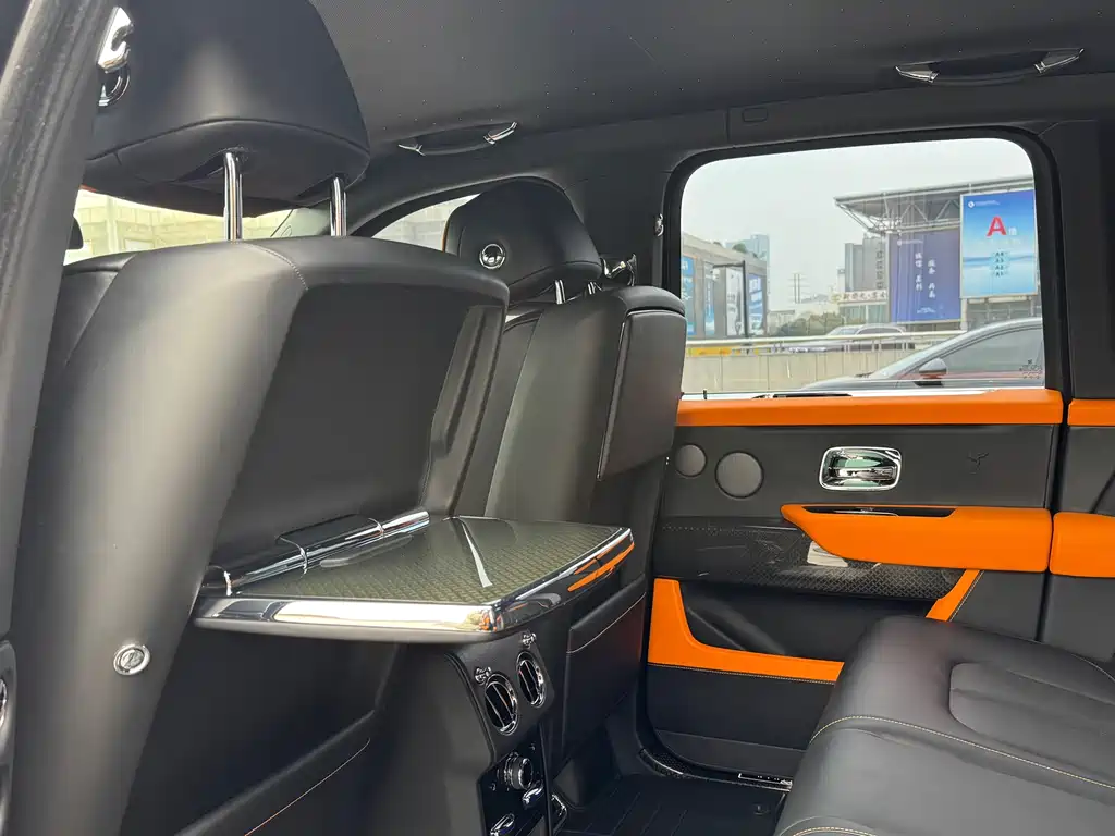 Cullinan 2020 Black Badge купить на сайте DeffCars