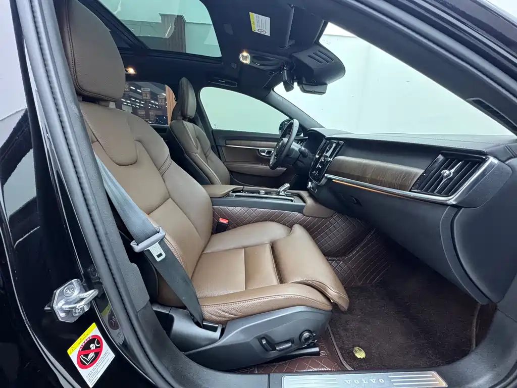Volvo S90 2021 B5 Zhiyi Luxury Edition купить на сайте DeffCars