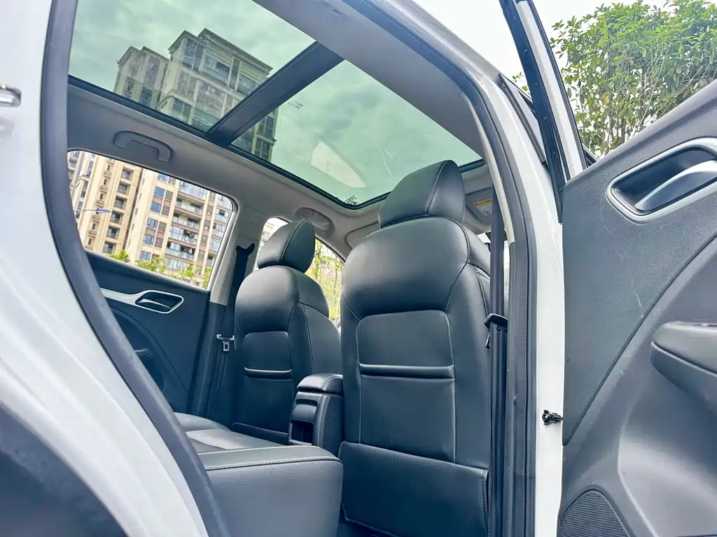 MG ZS 2018 1.5L Automatic Deluxe Edition National V купить на сайте DeffCars