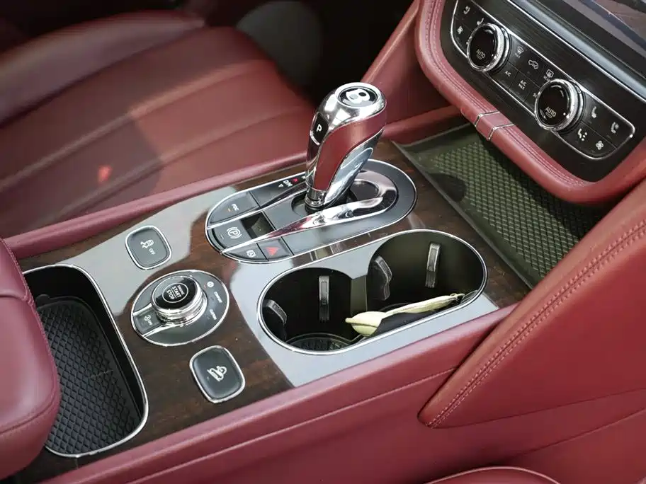 Bentayga 2018 4.0T V8 купить на сайте DeffCars