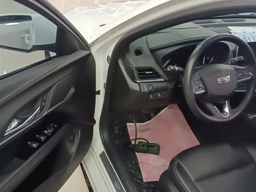 Cadillac CT4 2022 28T Fashion Model купить на сайте DeffCars