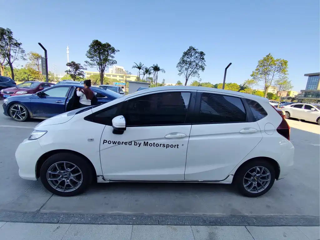 Fit 2018 1.5L manual comfort version купить на сайте DeffCars