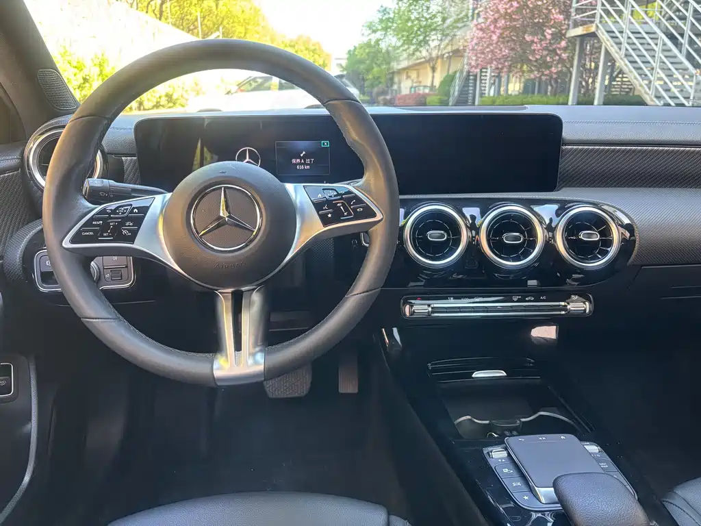 Mercedes-Benz A-Class 2023 A 200 L Dynamic купить на сайте DeffCars