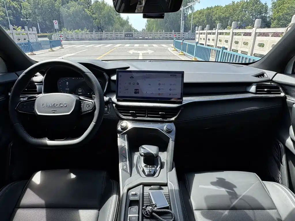 Lynk & Co 06 2023 Remix 1.5T Pro купить на сайте DeffCars