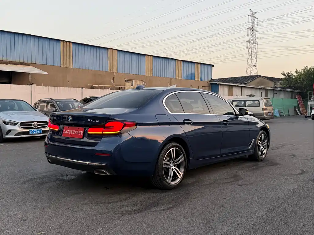 BMW 5 Series 2022 530Li Leading Luxury Package купить на сайте DeffCars
