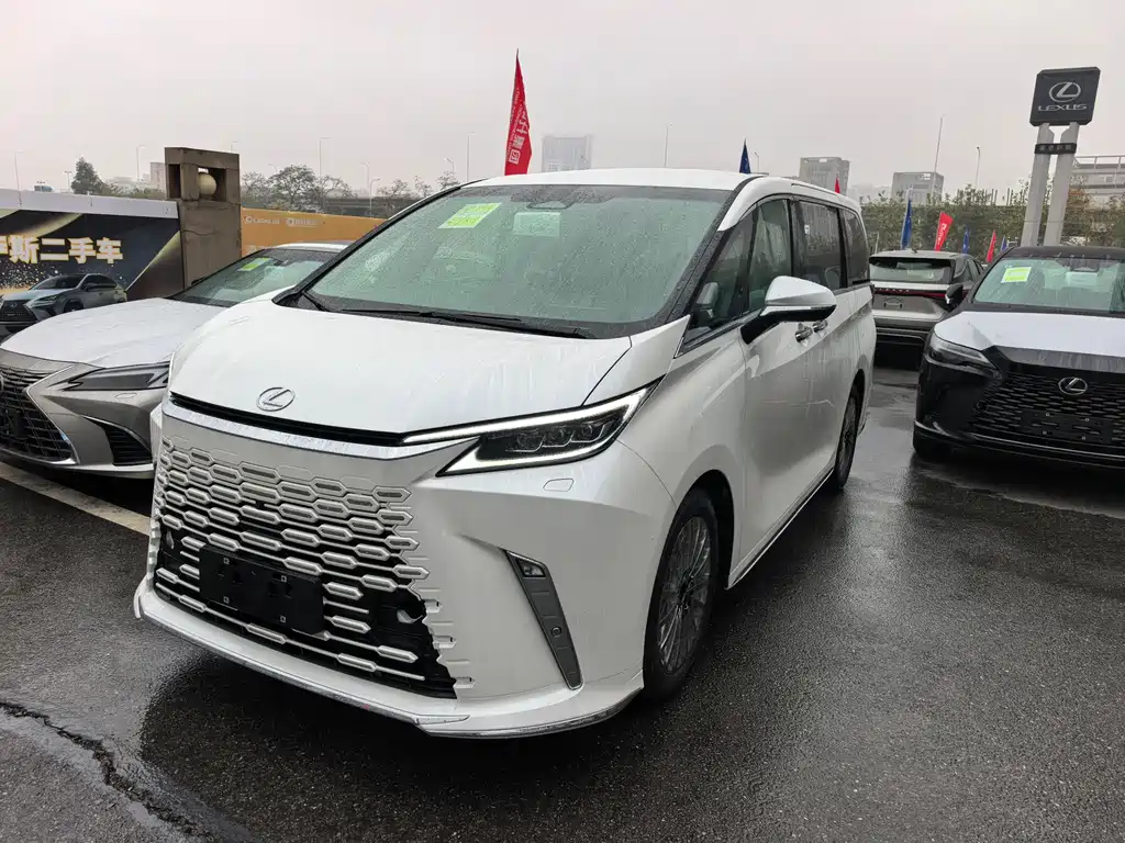 Lexus LM 2025 500h six-seater premium version купить на сайте DeffCars