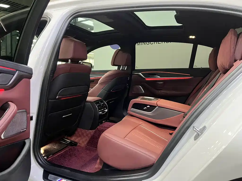 BMW 5 Series 2023 530Li Exclusive M Sports Package купить на сайте DeffCars