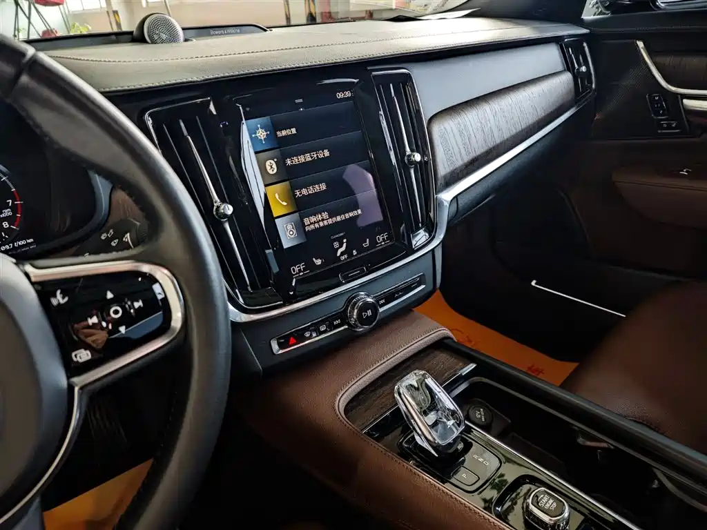 Volvo S90 2021 B5 Zhiyuan Luxury Edition купить на сайте DeffCars