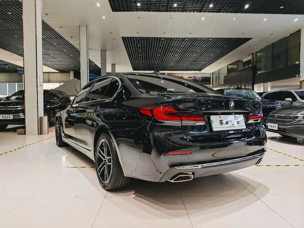 BMW 5 Series New Energy 2021 Model 535Le Luxury Package купить на сайте DeffCars