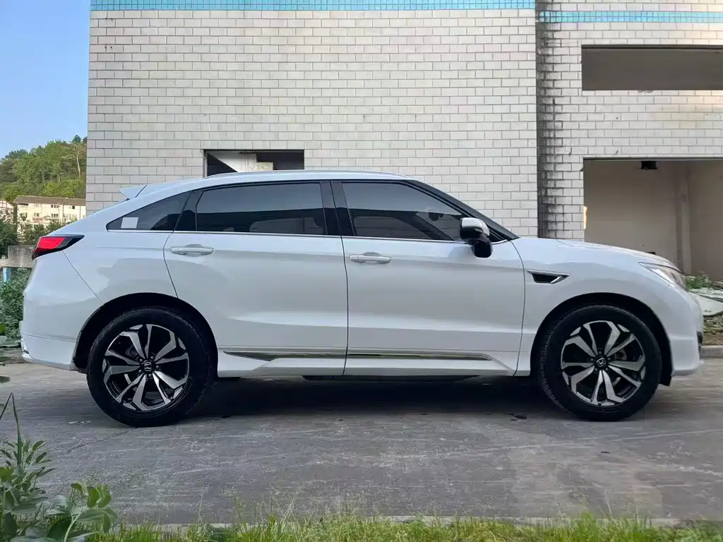 Honda UR-V 2017 240TURBO 2WD Deluxe Edition National V купить на сайте DeffCars