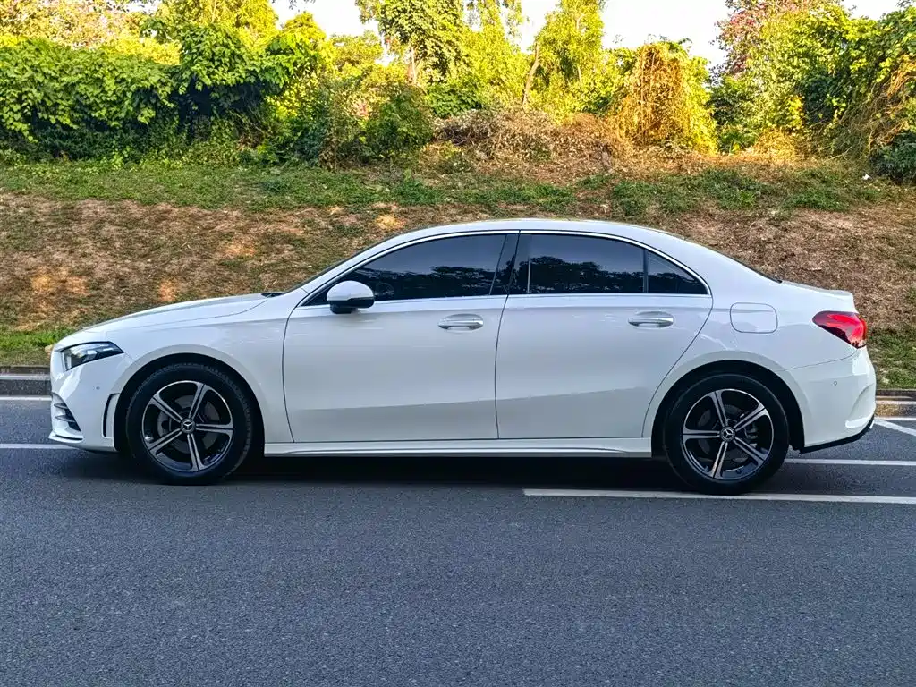 Mercedes-Benz A-Class 2022 Model 2 A 200 L Sports Sedan Fashionable купить на сайте DeffCars