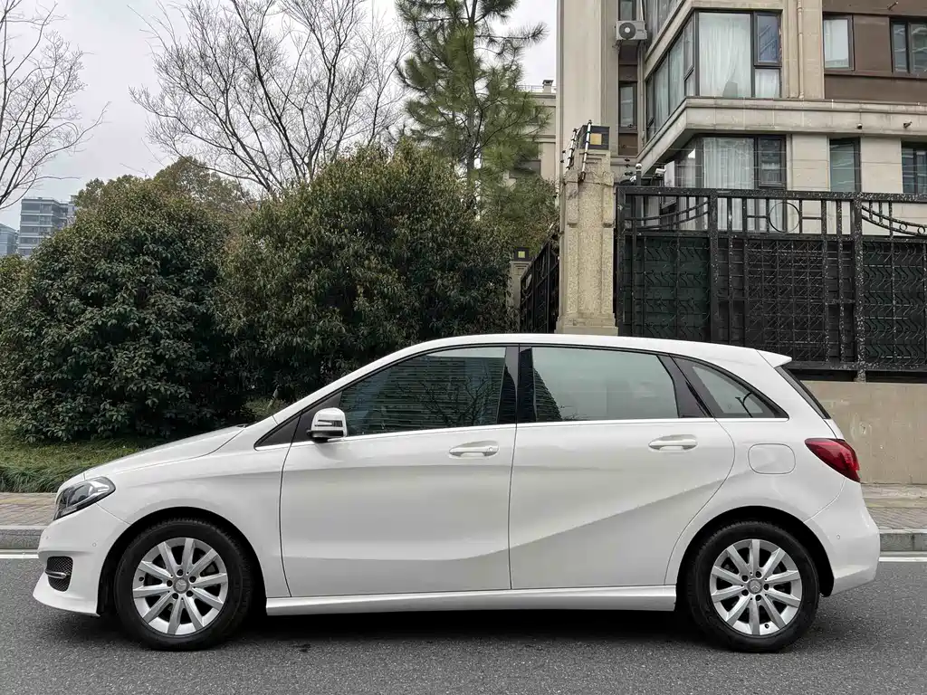 Mercedes-Benz B-Class 2017 B 180 купить на сайте DeffCars