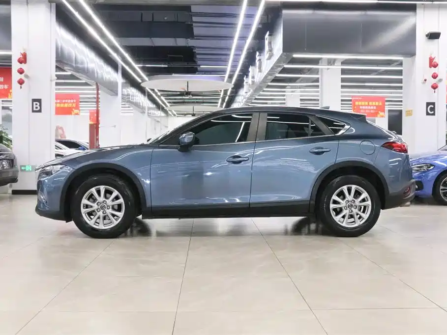 Mazda CX-4 2018 2.0L automatic two-wheel drive Blue Sky Premium Edition купить на сайте DeffCars