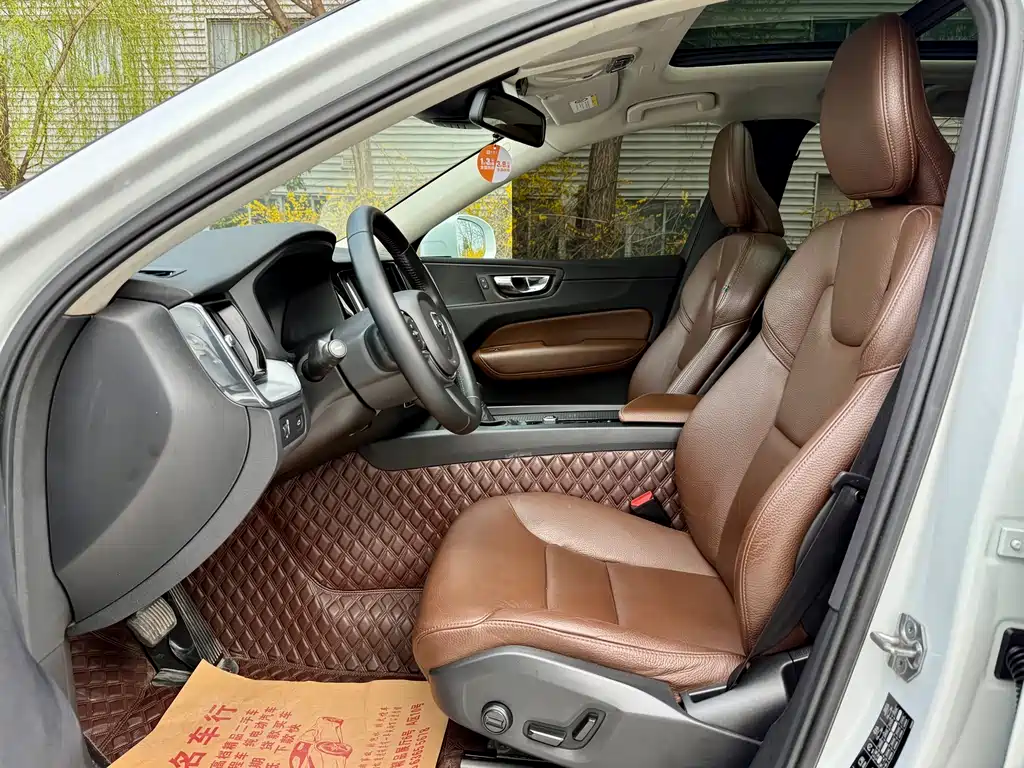 Volvo XC60 2020 T5 four-wheel drive Zhiyi Luxury Edition купить на сайте DeffCars