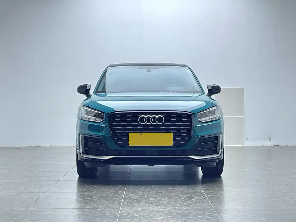 Audi Q2L 2021 35 TFSI luxury and dynamic model купить на сайте DeffCars