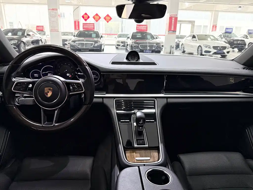 Panamera 2017 Panamera 4 Executive Extended Edition 3.0T купить на сайте DeffCars