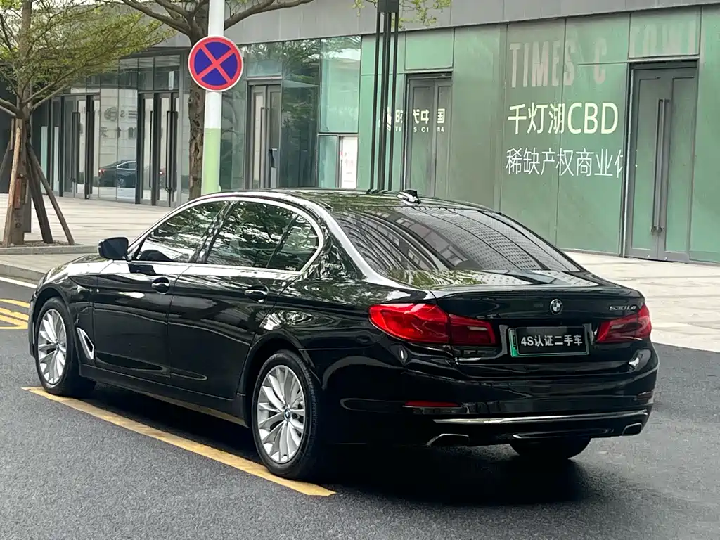 BMW 5 Series New Energy 2019 Facelift 530Le Pioneer Edition купить на сайте DeffCars