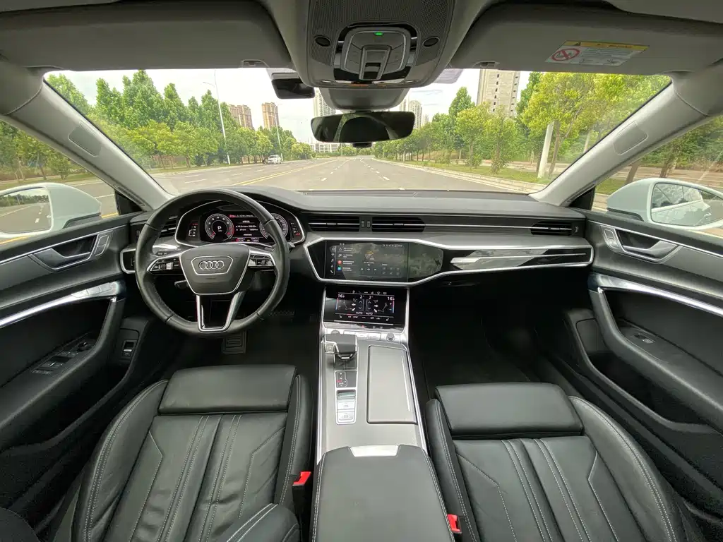 Audi A7 2024 45 TFSI Premium Selection купить на сайте DeffCars