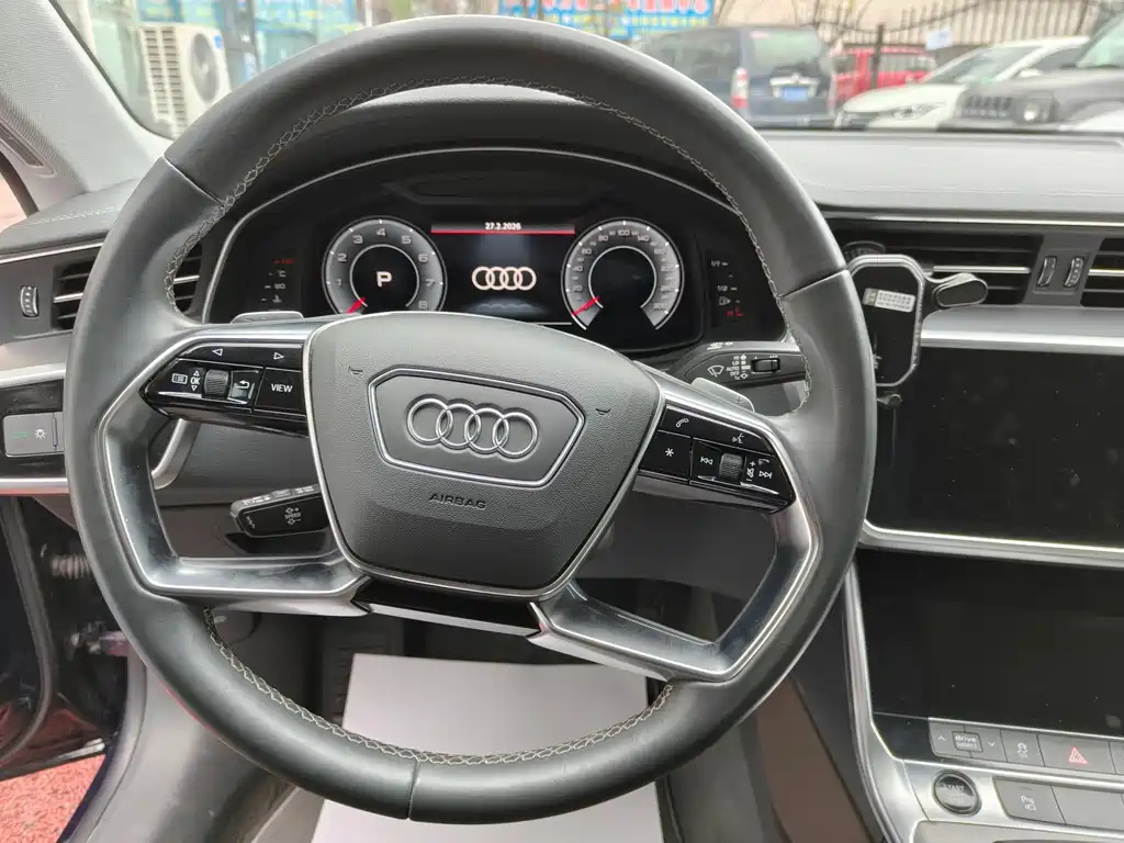 Audi A7L 2024 45TFSI S-line Dream Building Liquid Crystal Package купить на сайте DeffCars