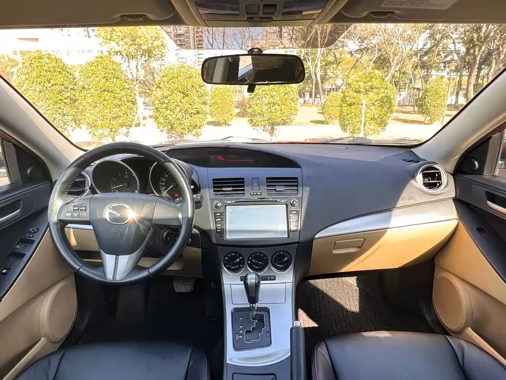 Mazda3 imported 2010 hatchback 1.6 automatic luxury model купить на сайте DeffCars