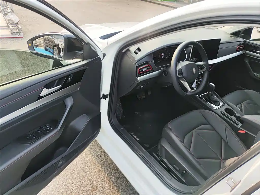 Lavida 2024 300TSI DSG Starry Sky Leading Edition купить на сайте DeffCars