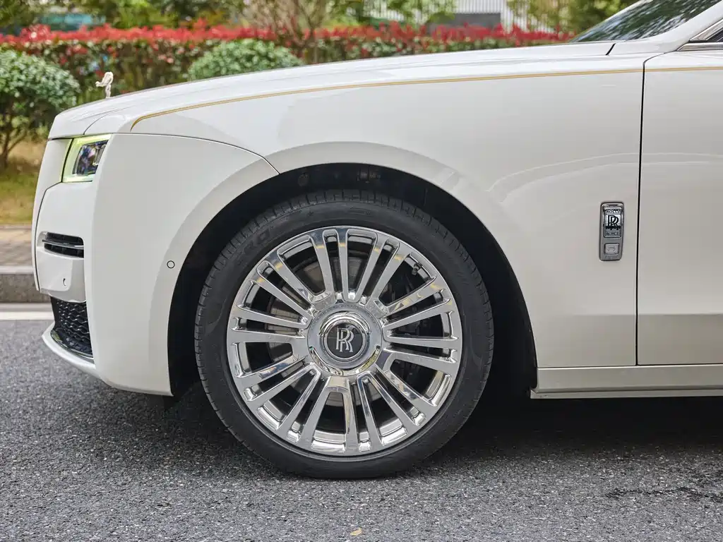 Ghost 2021 6.7T long wheelbase version купить на сайте DeffCars