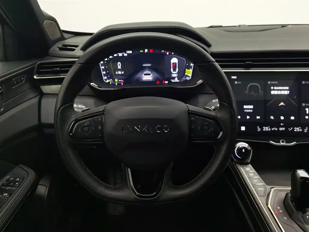 Lynk & Co 01 2021 2.0TD 4WD Dark Night Edition купить на сайте DeffCars