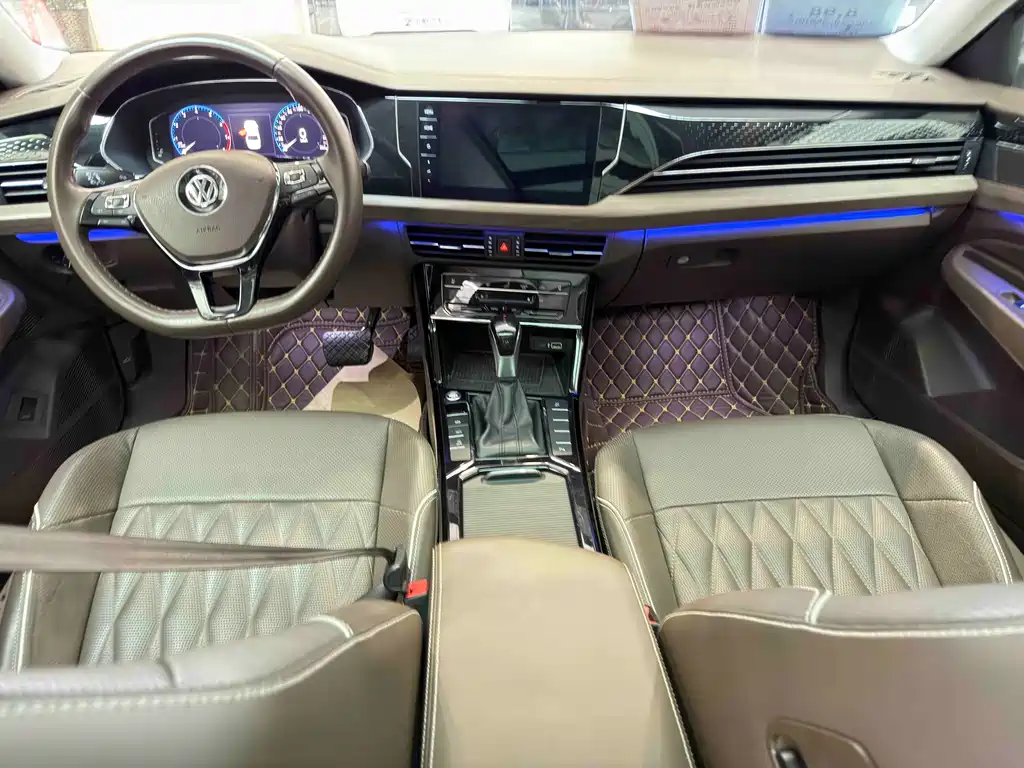 Passat 2020 330TSI Deluxe Edition National VI купить на сайте DeffCars