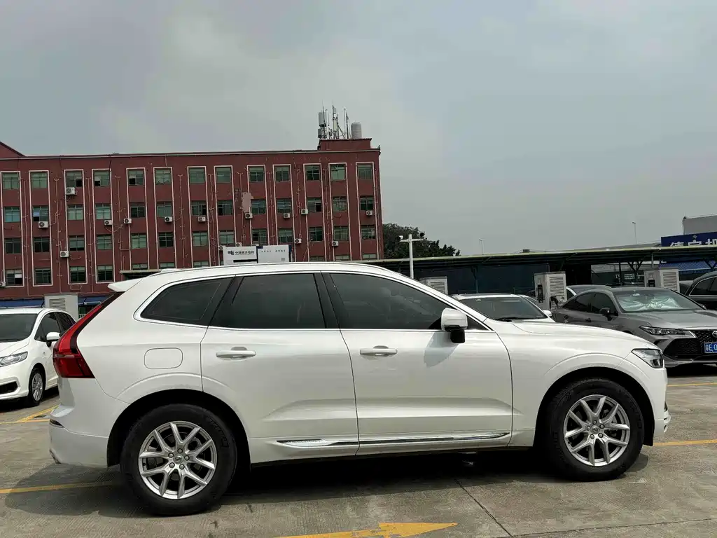 Volvo XC60 2020 T5 four-wheel drive Zhiyi Luxury Edition купить на сайте DeffCars