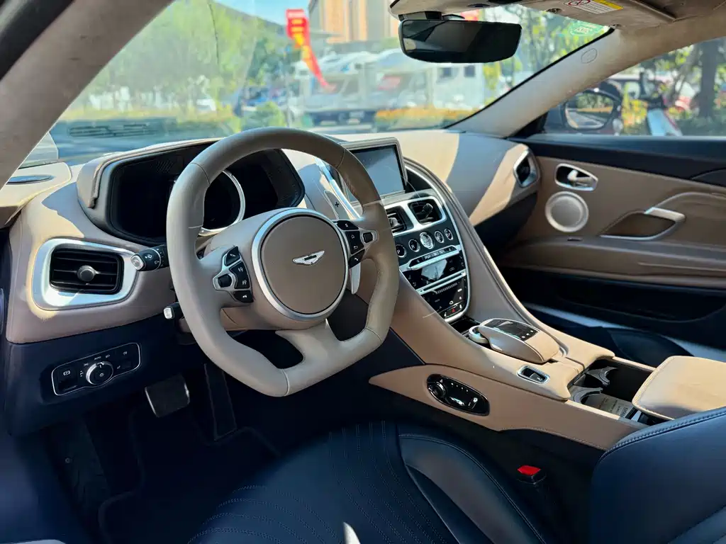 Aston Martin DB11 2019 4.0T V8 Coupe купить на сайте DeffCars