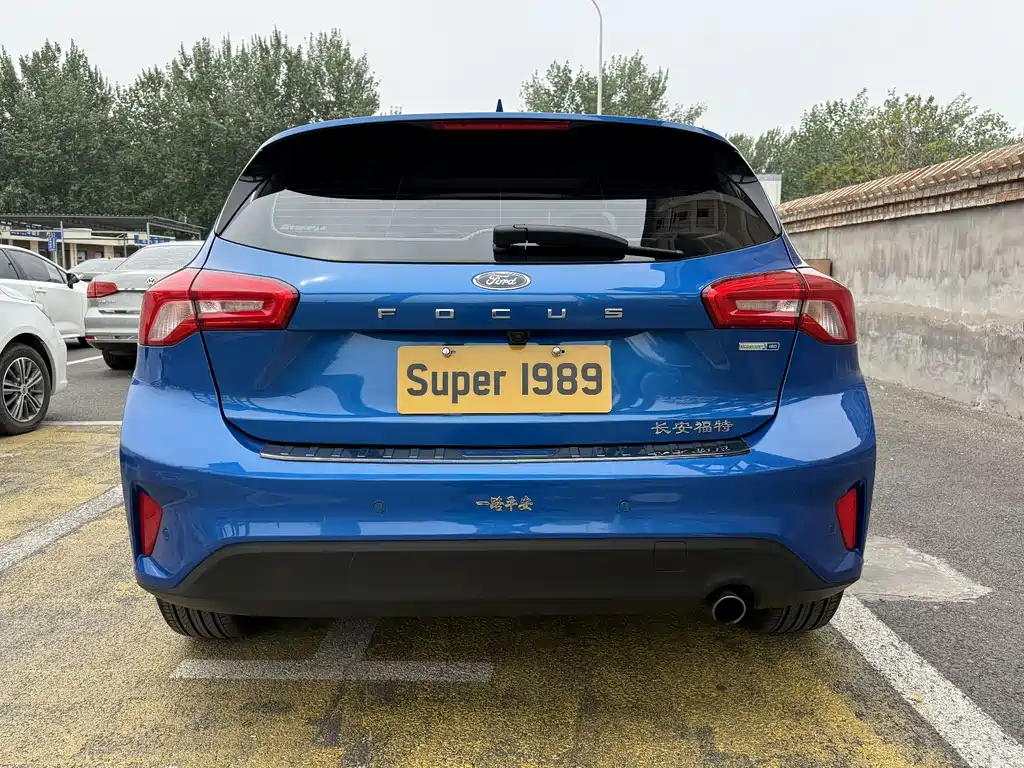 Focus 2019 Hatchback EcoBoost 180 Automatic NeochaEDGE купить на сайте DeffCars