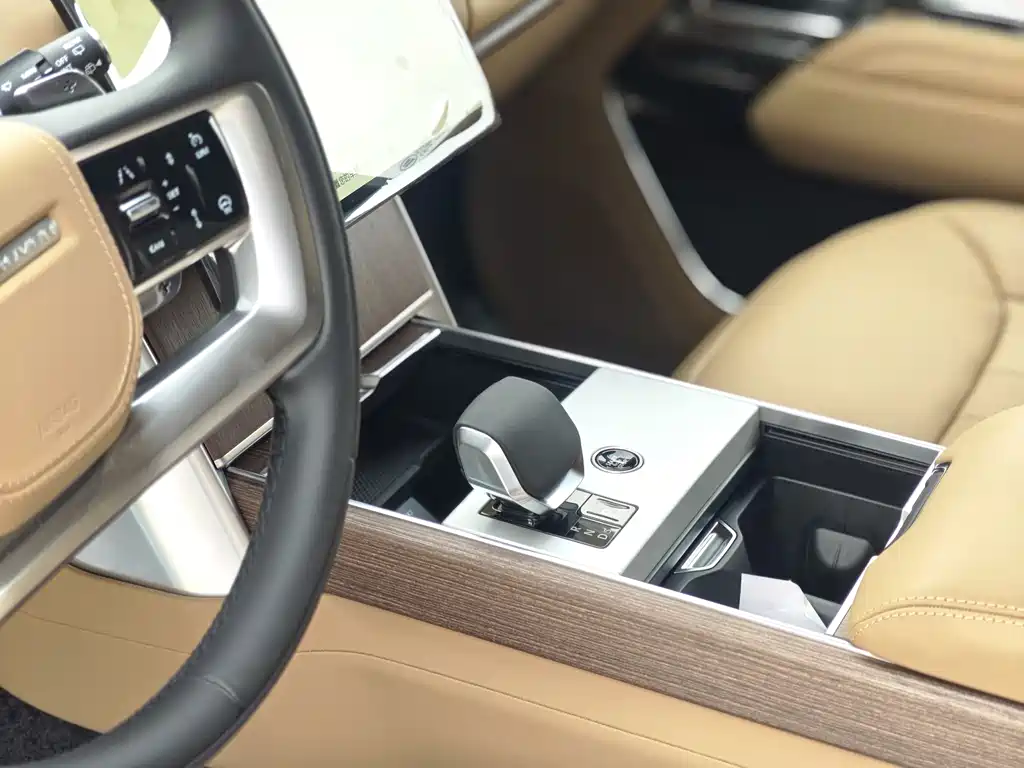 Range Rover 2026 3.0 L6 400PS SE long axis version купить на сайте DeffCars