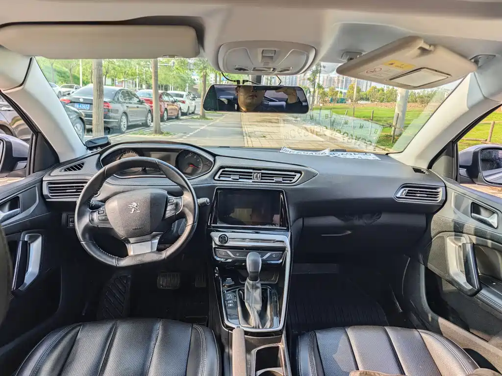 Peugeot 308 2018 230THP Automatic Deluxe Edition купить на сайте DeffCars