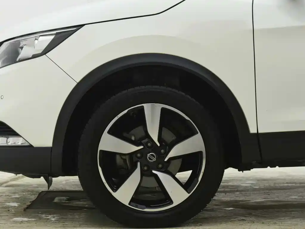 Qashqai 2017 2.0L CVT Deluxe Edition National VI купить на сайте DeffCars